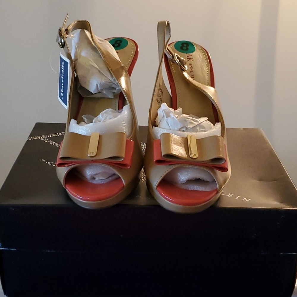 Shoes - Picture 2 of 4